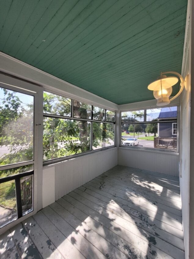 Photo - 121 W Main St