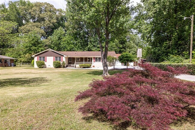 Photo - 472 Edwards Ct NW