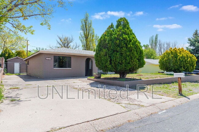 Building Photo - 2926 N Steves Blvd