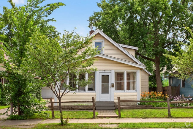 Building Photo - 2611 E 38th St Rental