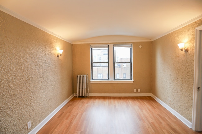 Photo - 1061 W Rosemont Ave Unit 415