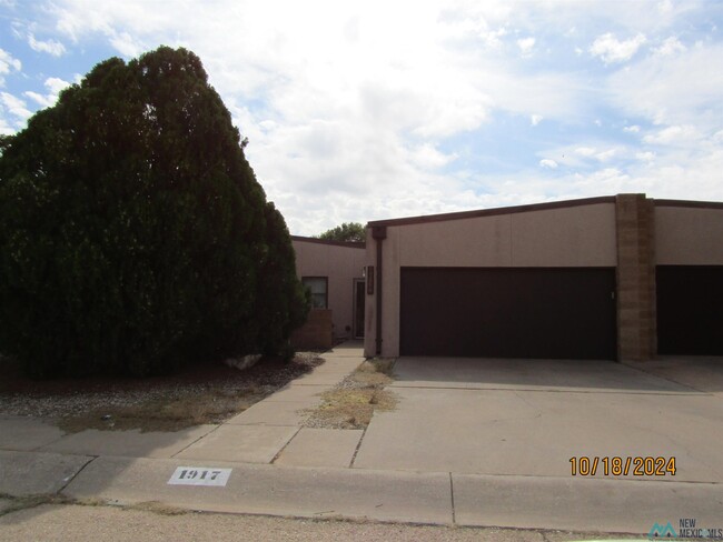 Building Photo - 1917 Villa Dr Rental