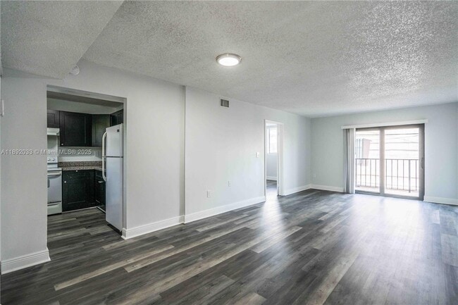 Photo - 6960 Rue Vendome Unit 204