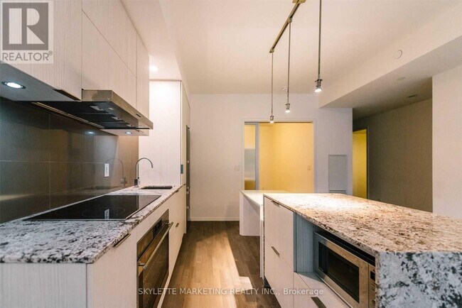 Photo - 1 Bloor St E Unité 422