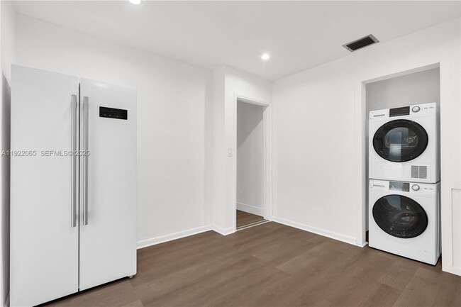 Photo - 4701 SW 104th Ct Unit 1