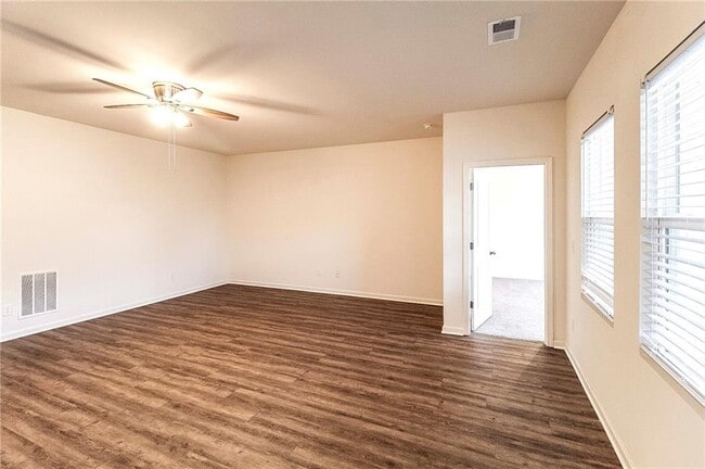 Photo - 95 Forray Dr