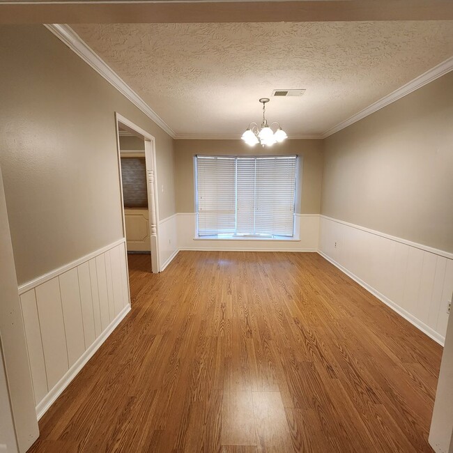 Photo - 3 Bedroom Home Available in October!