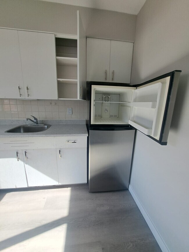 Photo - 10734-108 108 St NW Unit 5