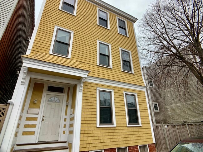 Photo - 142 K St Unit 2
