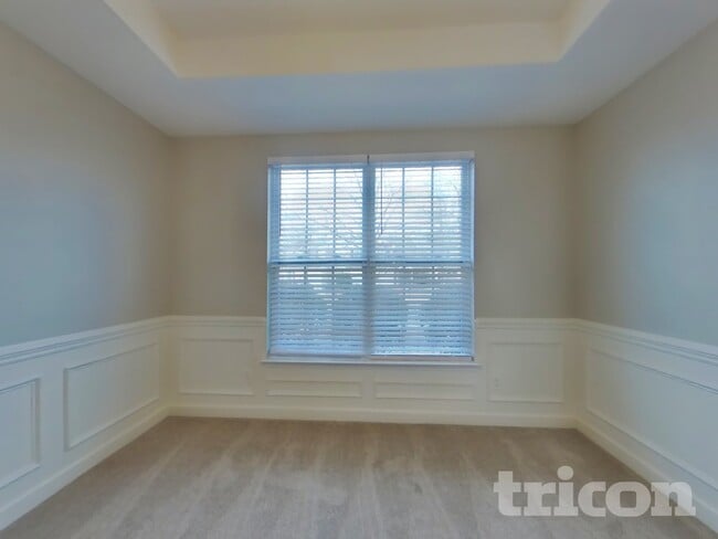 Photo - 825 Old Forester Ln