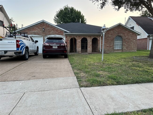 Building Photo - 15770 Chimney Rock Rd Rental