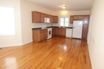 Building Photo - 36 Lincoln Pky Unit 2