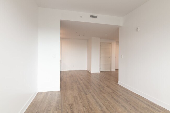 Photo - 30 Saint-Joseph Est Unit 1203