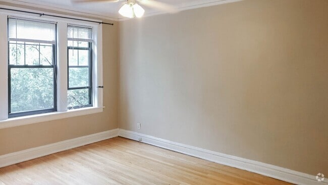 Building Photo - 1941 W Winnemac Ave Unit 1953-3 Rental