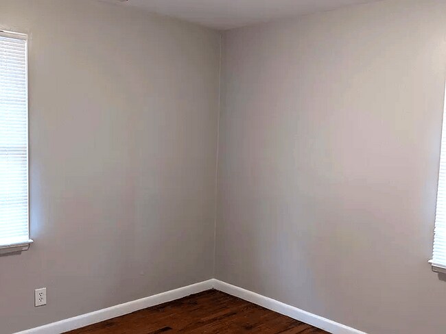 Photo - 3706 Lakewood Dr NW House