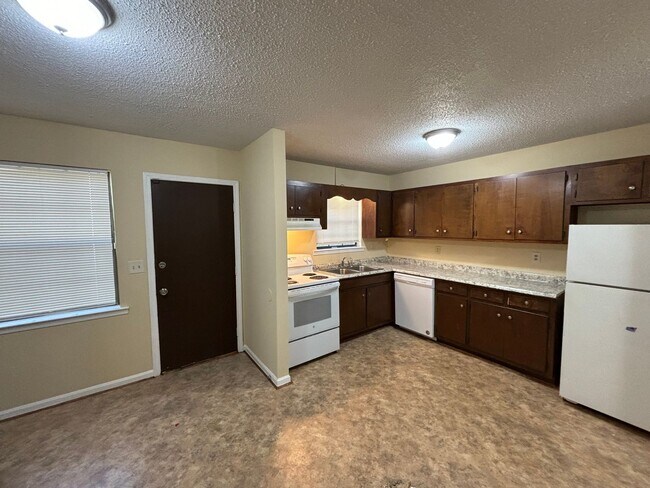 Photo - 301 Chateau Dr SE Unidad Apt 2