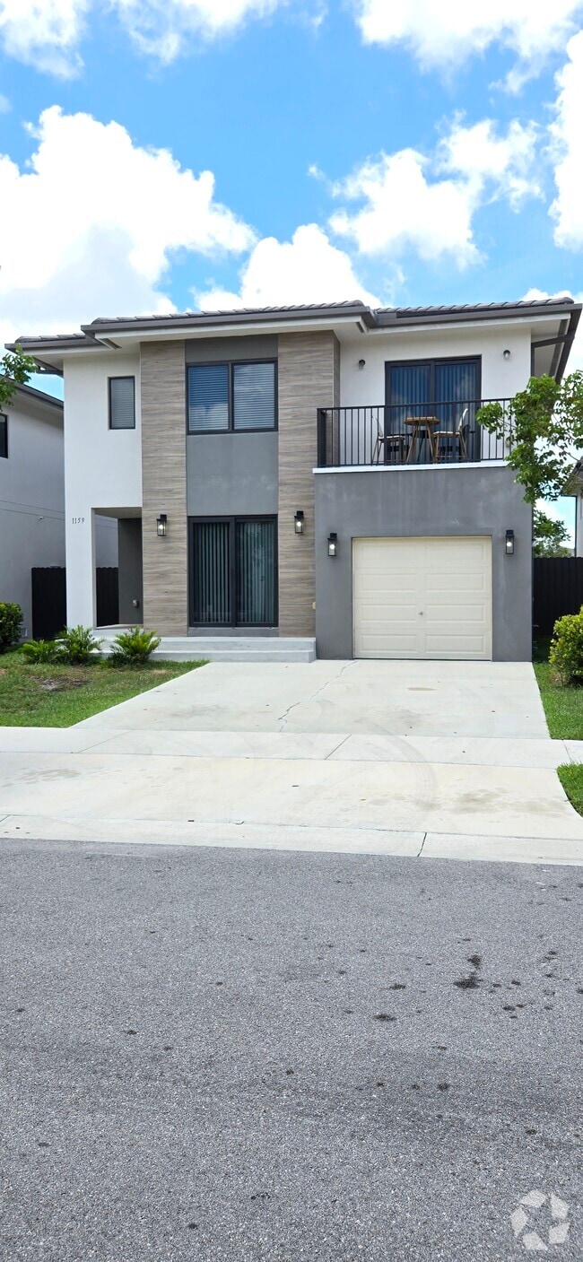 Building Photo - 1159 NW 3rd St Rental