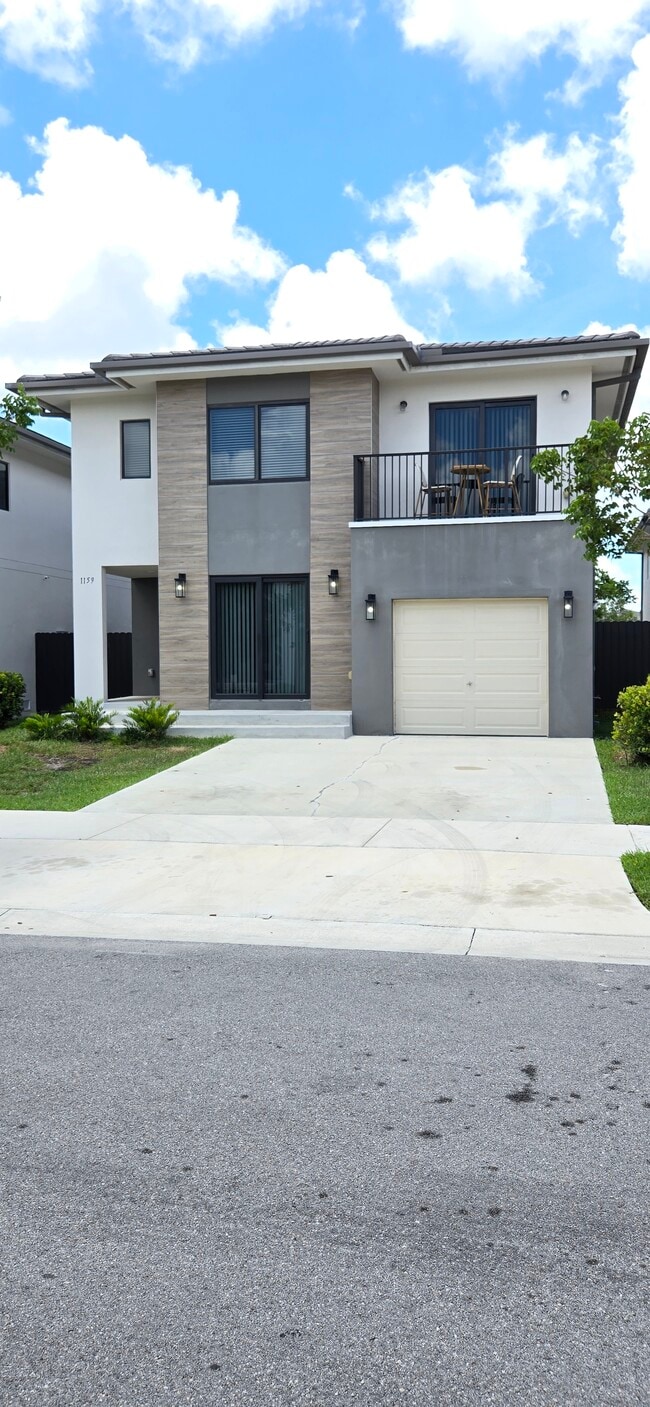Photo - 1159 NW 3rd St Casa