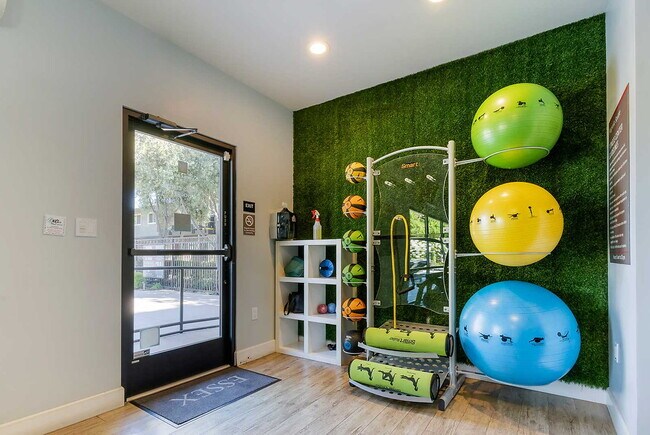 Photo - Magnolia Square