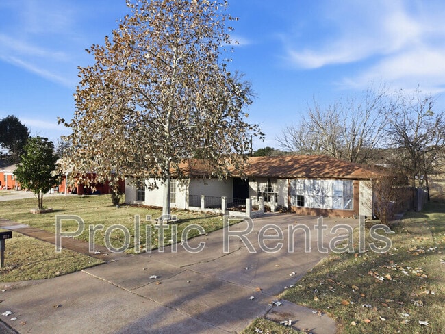 Photo - 610 Creek St