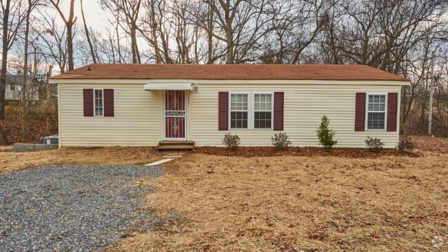 Building Photo - Coming Soon: 3BR, 2BA house in Greenbrier ...