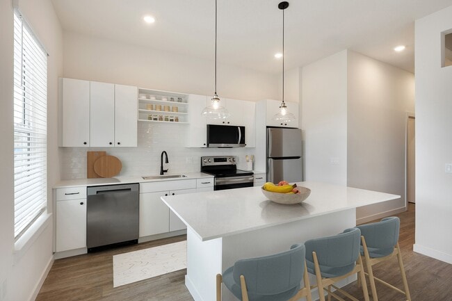 Building Photo - Marisol