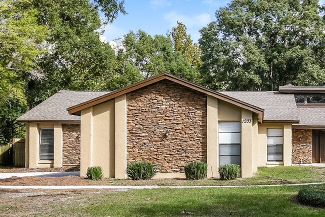 Photo - 1203 Trotwood Blvd House