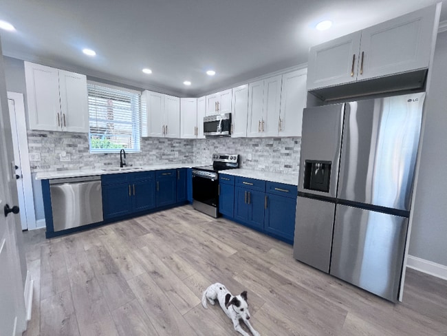 Photo - 2520 W Seybert St