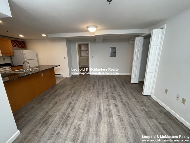 Building Photo - 131 Park Dr Rental
