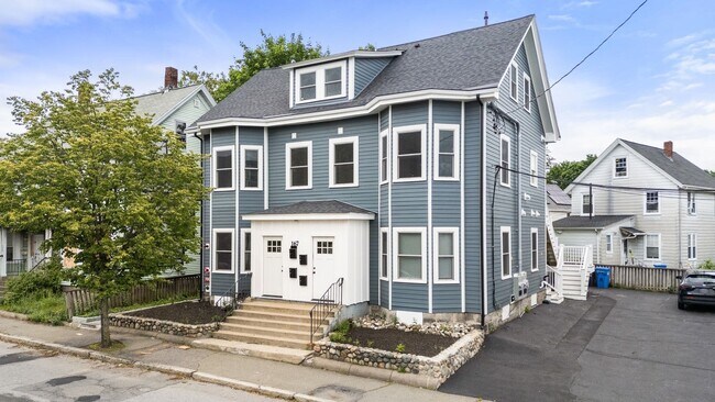 Building Photo - 167 Charles St Unit 4