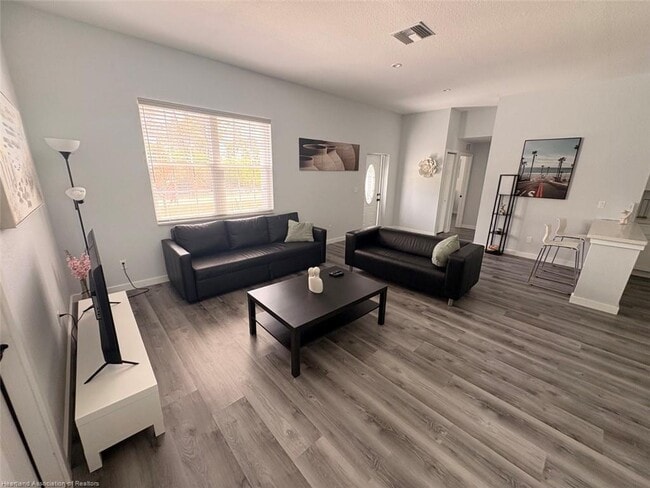 Photo - 115 Fire Island Ave NE