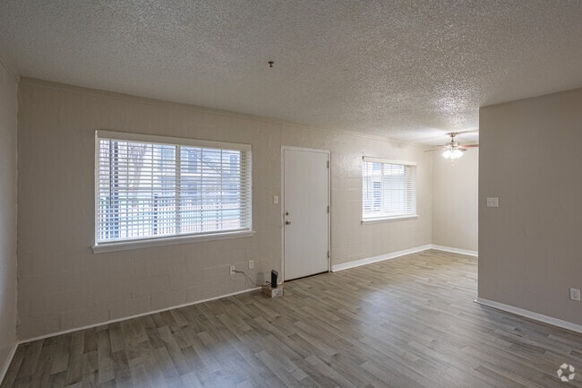 2BR, 1BA - 870SF Living Room