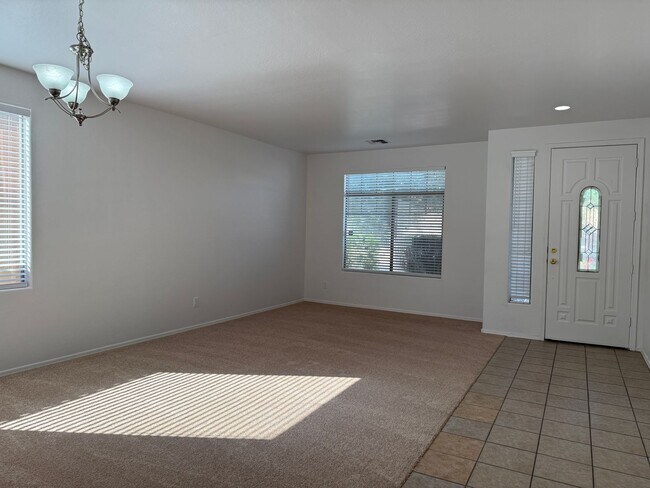 Photo - Spacious Home 4 bed, 3 bath home in Presti...