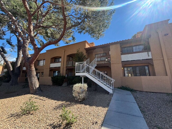 Building Photo - 2 Bed, 2 Bath condo, ground floor Unit 108