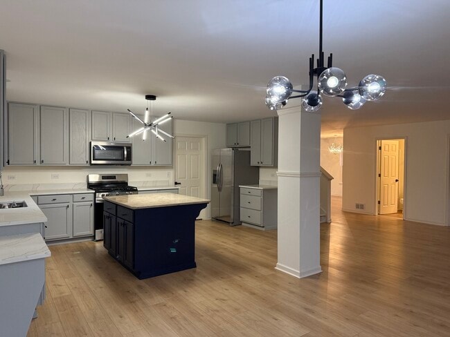 Photo - 1015 Bayhill Ln