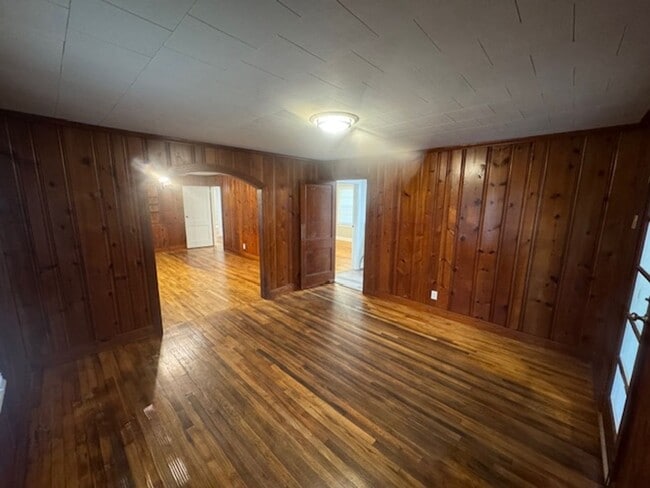 Photo - 3068 Roanoke Rd