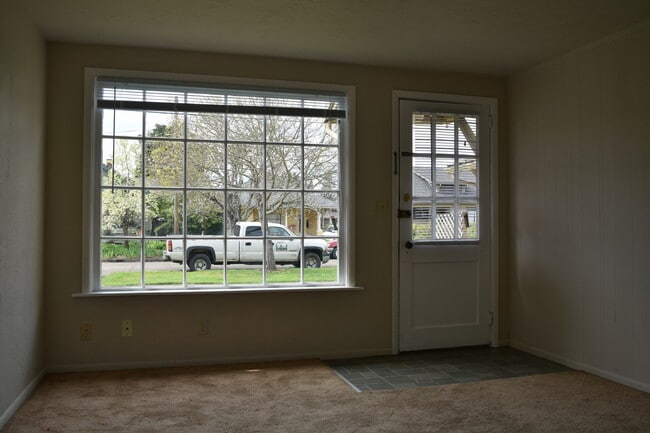 805-807 SW 5th St. 458 SW C St.
