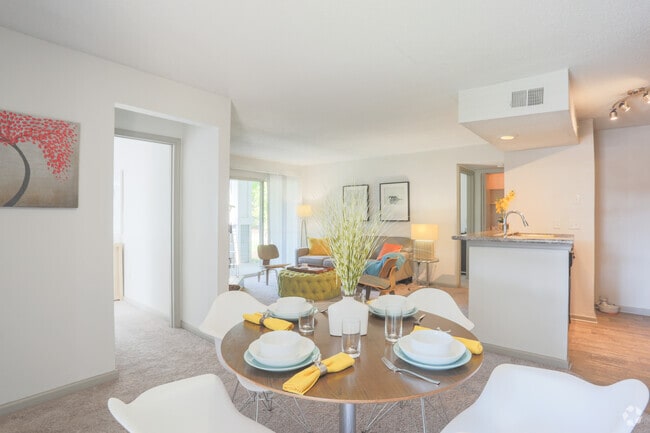 2BR,2BA,-1011SF