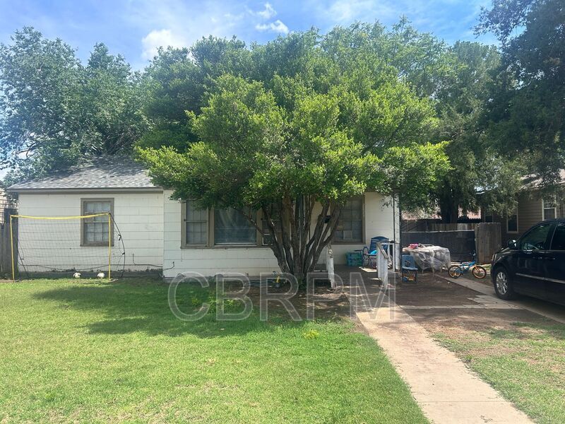 Photo - 2823 33rd St