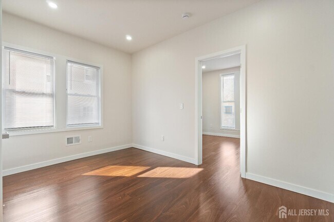 Photo - 826 George St Unit 1stFl