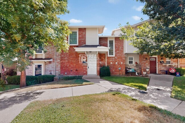 Photo - 1949 Shorewood Dr