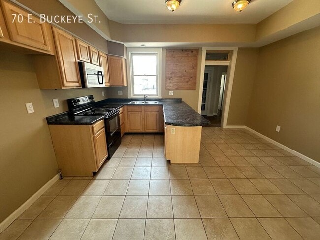 Photo - 70 E Buckeye St