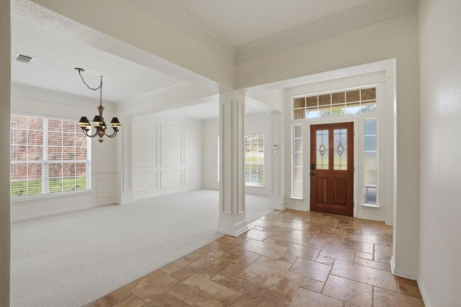 6613 Barclay Ln