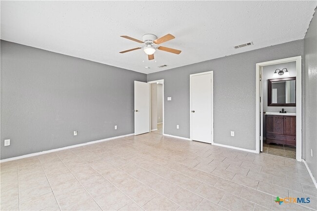 Photo - 303 Carly Dr