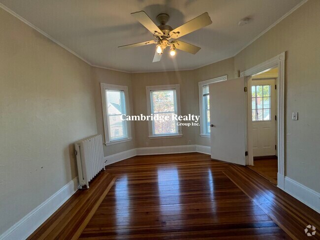 Building Photo - 33 Wheatland St Unit 3 Rental