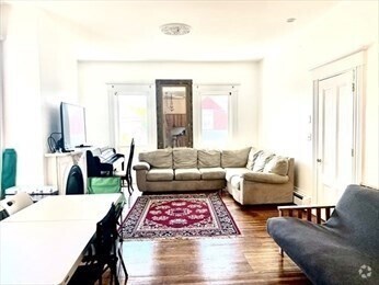 Building Photo - 23 Monmouth St Rental