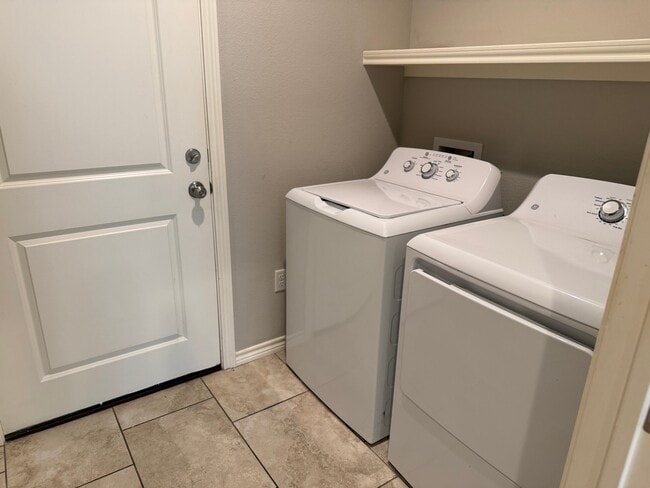 Photo - 2200 Woodgrove Lane