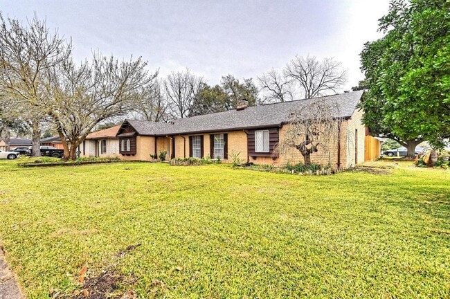 Photo - 10902 Whittingham Ln