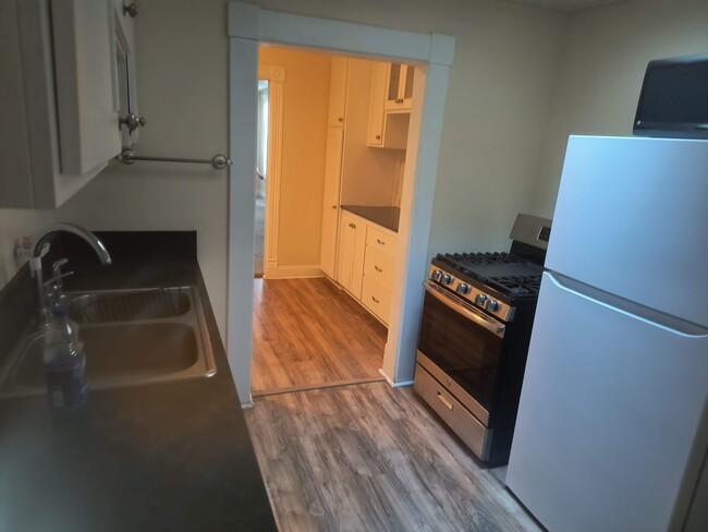 Building Photo - 631 Canal St Unit Apt 3