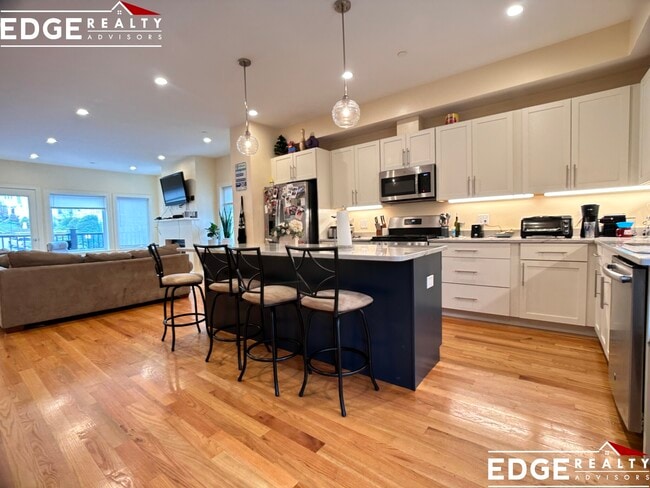 Photo - 122 Tremont St